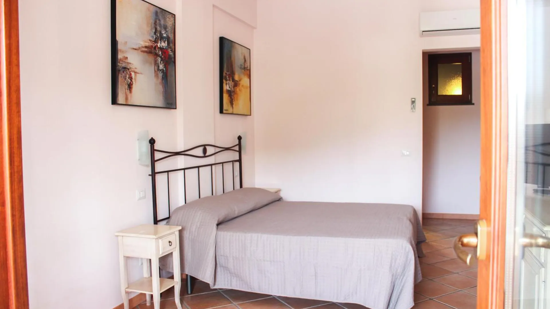 Affittacamere A F R O D I T E Città di Lipari 0*,